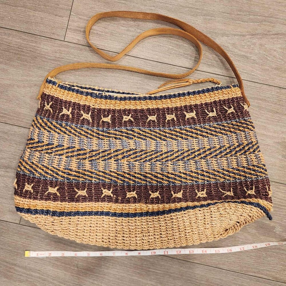 Woven tote bag